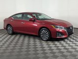 Used 2024 Nissan Altima 2.5 SV w/ SV Premium Package image 3