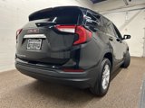 Used 2022 GMC Terrain SLE image 2