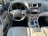 Used 2013 Toyota Highlander Plus image 2
