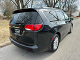 Used 2021 Chrysler Voyager Lxi image 5