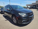 Used 2023 Chrysler Pacifica Limited image 3