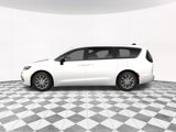 New 2025 Chrysler Pacifica Select image 4