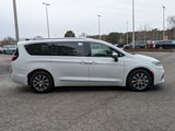 New 2025 Chrysler Pacifica Pinnacle image 4