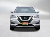 Used 2017 Nissan Rogue SV image 2