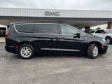 Used 2024 Chrysler Pacifica Touring-L image 4