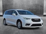 Used 2022 Chrysler Pacifica Touring-L image 3