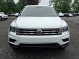 Certified 2019 Volkswagen Tiguan SE w/ Panoramic Sunroof Package image 3