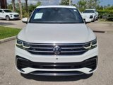 Used 2022 Volkswagen Tiguan SEL R-Line image 2