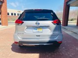 Used 2017 Nissan Rogue SV image 5