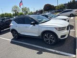 Used 2019 Volvo XC40 T5 R-Design image 2