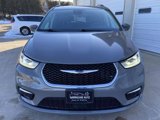Used 2022 Chrysler Pacifica Touring-L image 3