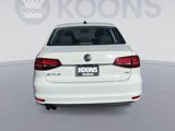 Used 2017 Volkswagen Jetta SE image 5