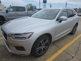 Used 2018 Volvo XC60 T5 Momentum w/ Vision Package image 3