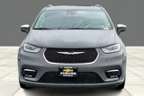 Used 2022 Chrysler Pacifica Limited image 3