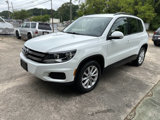 Used 2017 Volkswagen Tiguan Limited w/ Premium Package image 2