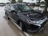 Used 2020 Mitsubishi Outlander SE image 2