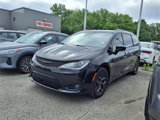 Used 2019 Chrysler Pacifica Touring-L image 4