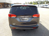 Used 2022 Chrysler Voyager LX image 4