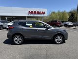 Used 2018 Nissan Rogue Sport SV image 2