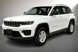 Used 2023 Jeep Grand Cherokee Laredo image 3
