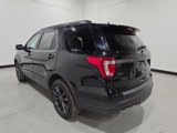 Used 2018 Ford Explorer XLT image 2