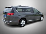 Used 2020 Chrysler Pacifica Touring-L image 5