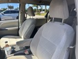 Used 2019 Toyota Sienna LE w/ LE Preferred Package image 3