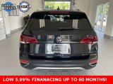 Certified 2022 Volkswagen Taos SE image 3
