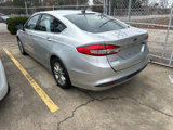 Used 2017 Ford Fusion SE w/ Fusion SE Technology Package image 3