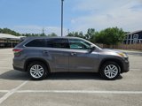 Used 2014 Toyota Highlander LE image 3