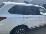 Used 2020 Mitsubishi Outlander SE image 2