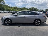 Used 2023 Hyundai Elantra SEL w/ Convenience Package image 6