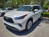 Used 2021 Toyota Highlander Limited image 3