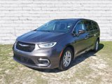 Used 2023 Chrysler Pacifica Touring-L image 4