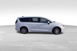 Certified 2022 Chrysler Voyager LX image 4