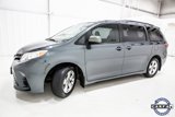 Used 2018 Toyota Sienna LE image 3