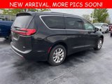 Used 2021 Chrysler Pacifica Touring-L image 3