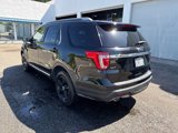 Used 2018 Ford Explorer XLT image 3