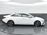 Used 2025 Hyundai Elantra SEL image 4