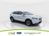 Used 2022 Lincoln Nautilus FWD w/ Premium Package image 2