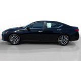 Used 2023 Nissan Altima 2.5 SV image 2