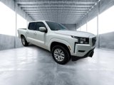 Used 2023 Nissan Frontier SV image 2