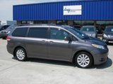 Used 2013 Toyota Sienna XLE image 3