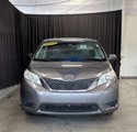 Used 2015 Toyota Sienna LE image 3