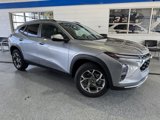 Used 2025 Chevrolet Trax LT w/ Driver Confidence Package image 2