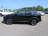 Used 2024 Nissan Rogue SV image 2