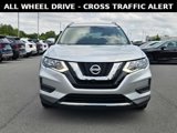 Used 2017 Nissan Rogue SV image 2