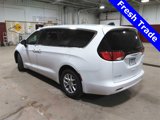 Used 2022 Chrysler Voyager LX image 3