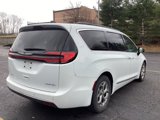 Certified 2023 Chrysler Pacifica Limited image 4