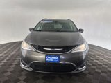 Used 2020 Chrysler Pacifica Touring-L image 3